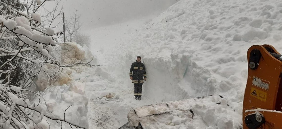 Maltempo, ancora utenze prive di elettricità in Alto Adige, strade chiuse e alto pericolo di valanghe